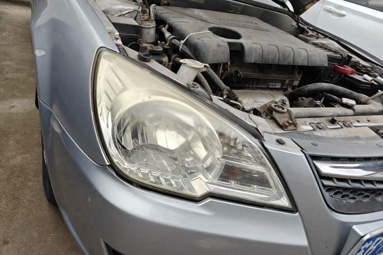 Used Soueast V3 Lingyue 2011 1.5L Manual Happiness Edition Right Front Headlight