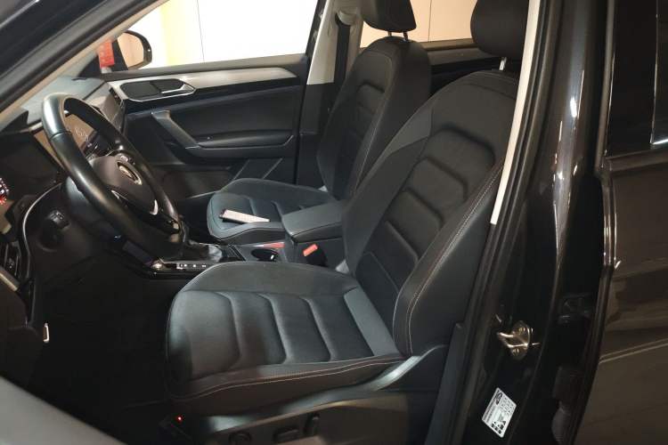 Used Volkswagen Tayron 2020 330TSI Two-Wheel Drive Luxury Smart Connectivity Version Left Front Seat