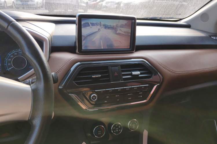 Used BAIC Changhe M70 2017 1.5L manual luxury cabin