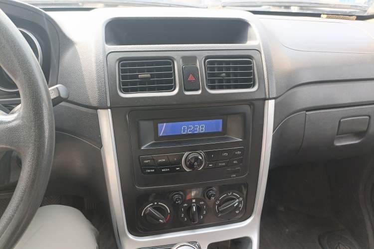Used CHANGAN KAICHENG Ruixing M70 2018 1.5L Comfort Version Flat-Top Bi-Door DAM15DL Audio And AC Panel