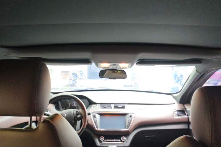 Used Land X7 2015 2.0T Panoramic Prestige Edition Headliner