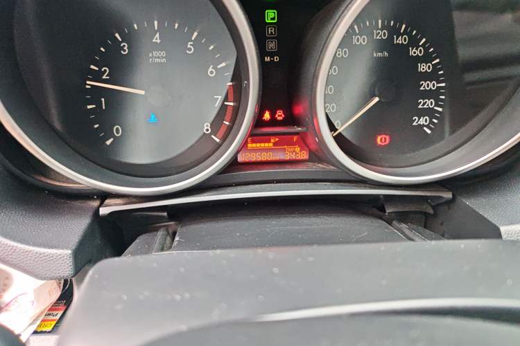 Used Mazda 5 2011 2.0L Automatic Comfort Edition Odometer Close Up