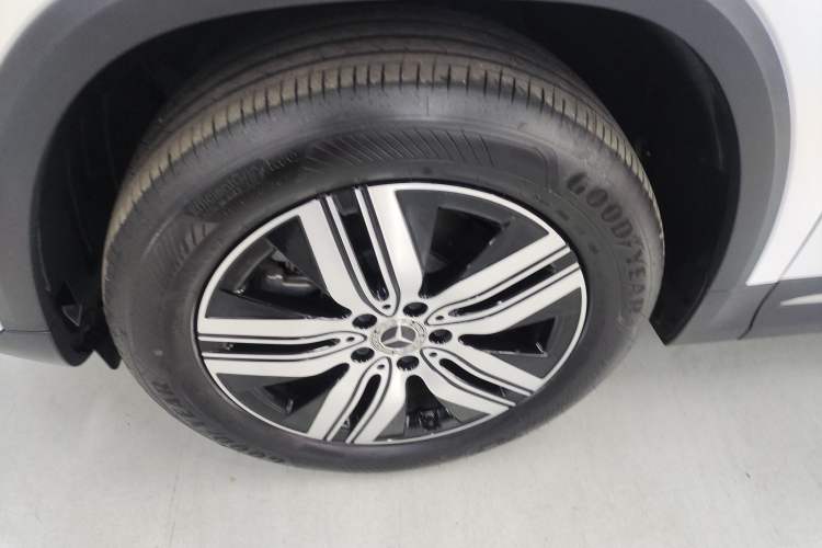 Used Mercedes-Benz EQA 2023-Year Restyled EQA 260 Exterior 4