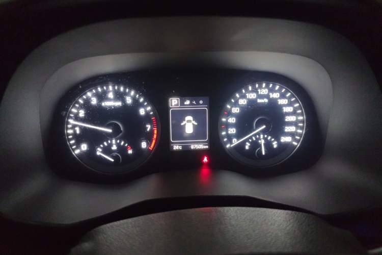 Used Hyundai Tucson 2015 1.6T Dual-Clutch Two-Wheel-Drive Smart Model Instrument Cluster