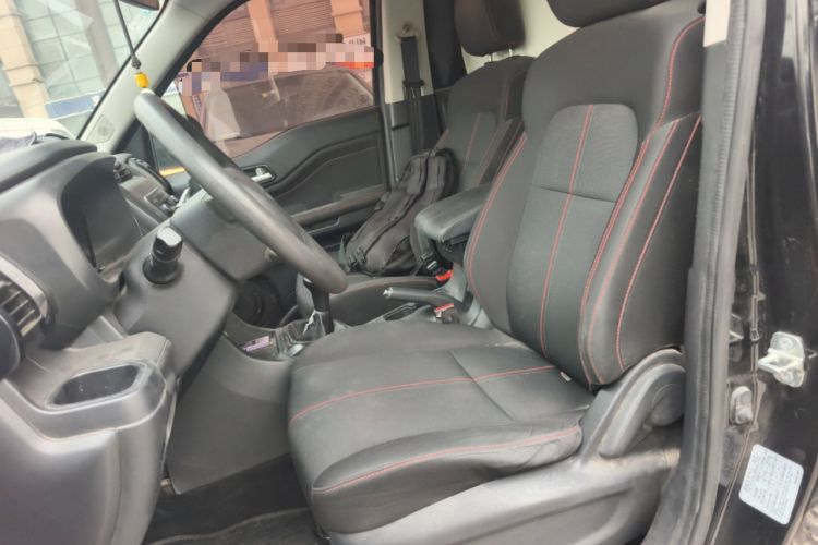 Used CHANGAN OSHAN X70A 
