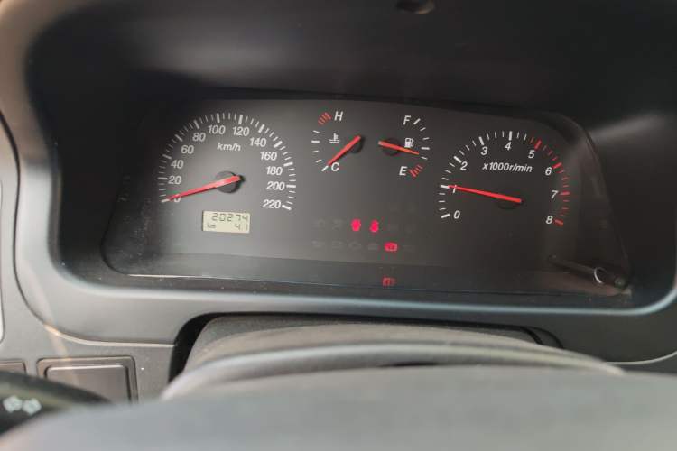 Used Jinbei Grace 2013 2.0L Zhi Ling Standard Version 11-Seater National Games Commemorative Edition Euro 5 10-Seater