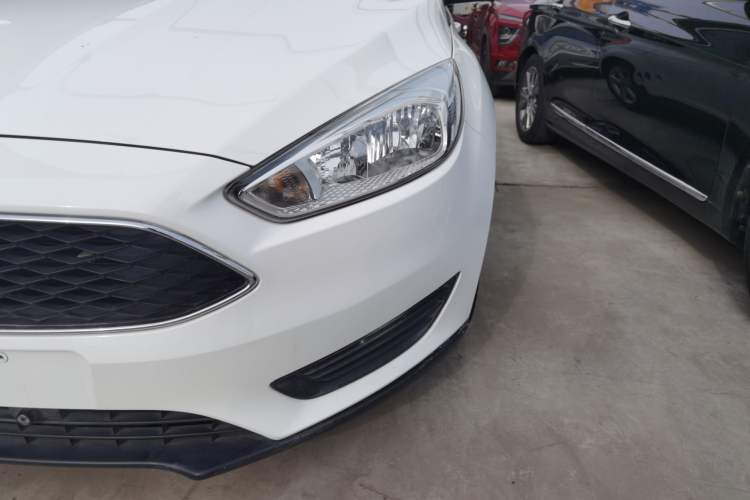 Used Ford Focus 2018 Hatchback Classic 1.6L Automatic Comfort Plus SmartDrive Edition
