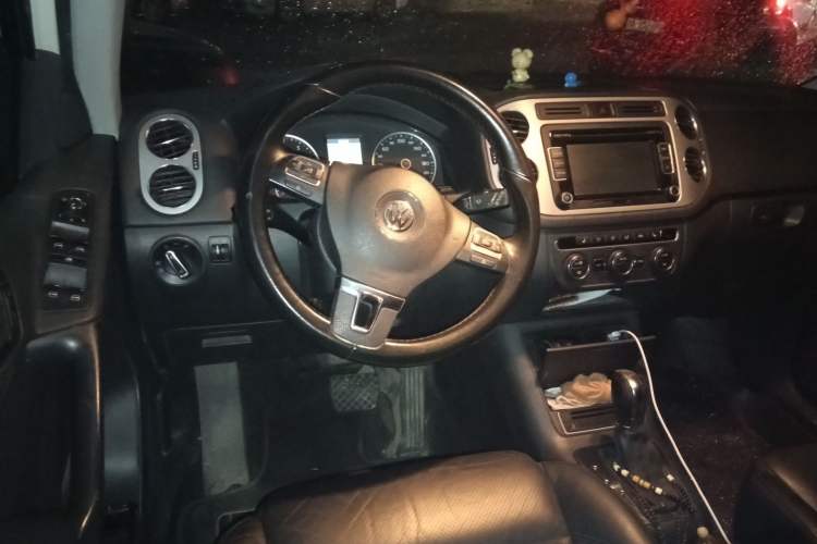 Used Volkswagen Tiguan 2013 1.8TSI Automatic Two-Wheel Drive Luxury Model Steering Wheel