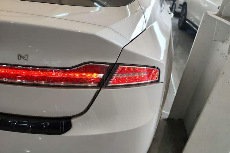 Used Lincoln MKZ 2020 2.0T MONO Limited Luxury Edition MONO WHITE Right Rear Taillight