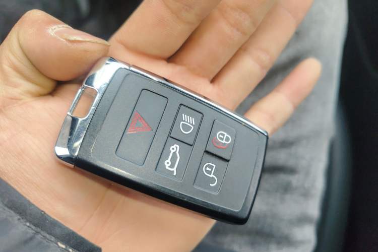 Used Land Rover Range Evoque 2021 Range Rover Velar 249 PS R-Dynamic S Performance Edition Vehicle Key