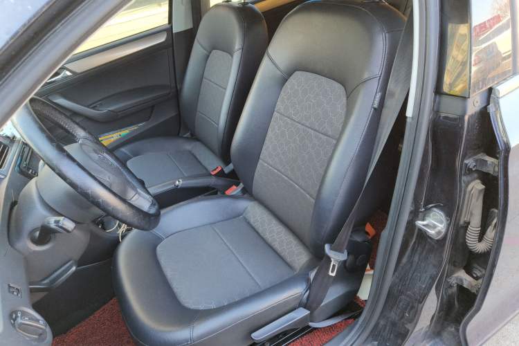 Used Volkswagen Santana 2015 1.6L Manual Comfort Edition Left Front Seat