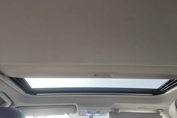 Used Toyota RAV4 2015 2.0L CVT Two-Wheel Drive Fashion Edition