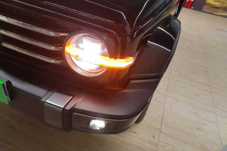 Used Tank 300 2023 City Edition 2.0T—Stylish as Ever Left Front Headlight