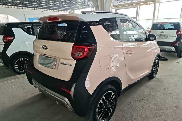Used Chery QQ Little Ant 2022 Revised Version 2 Sweet Pink Edition Full-Sugar Version 28.8 kWh 30 kW 301 km Rear Right 45 Deg