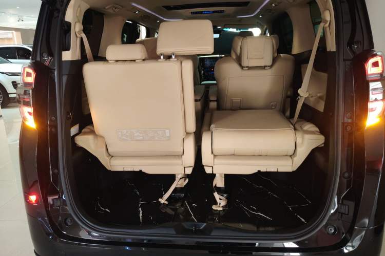 Used Toyota Vellfire 2021 Crown Dual-Engine 2.5L HV Prestige Edition Trunk
