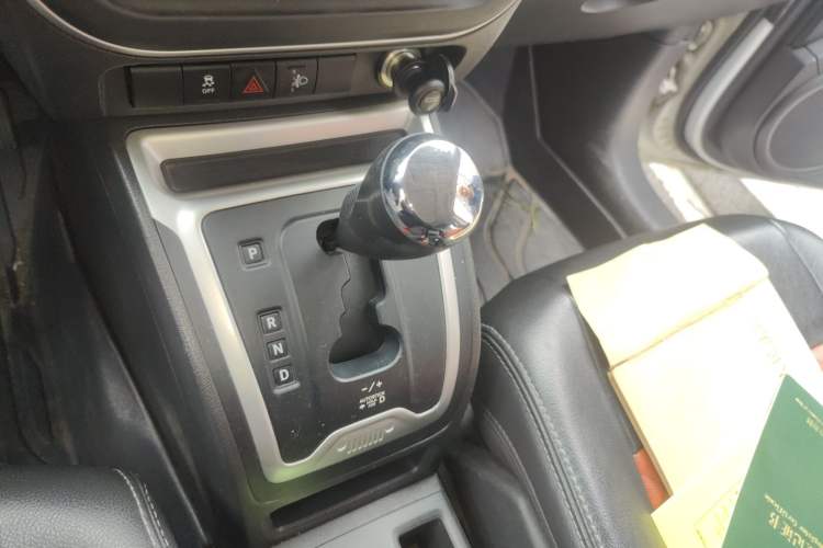 Used Jeep Compass 2014 2.4L Four-Wheel Drive Serpentine Collection Edition Gear Lever