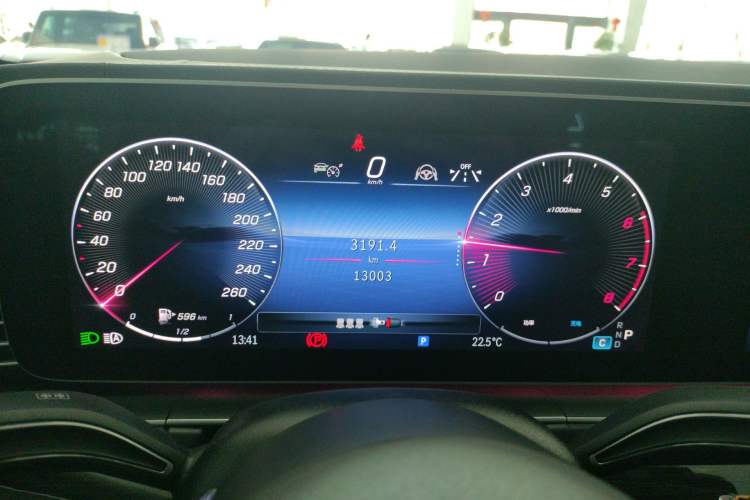 Used Mercedes-Benz GLE 2024 Refreshed GLE 350 4MATIC Stylish Edition Instrument Cluster