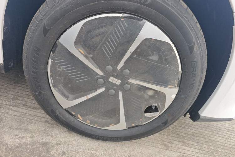 Used Geely Galaxy L6 2025 EM-i 140km Explorer+ Edition Right Front Wheel Hub