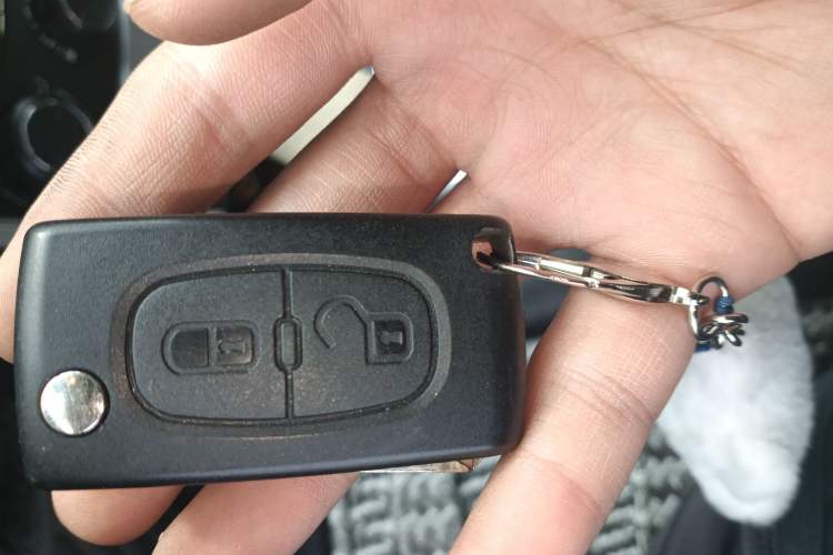 Used Peugeot 307 2012 Hatchback 1.6L Automatic Comfort Edition Vehicle Key