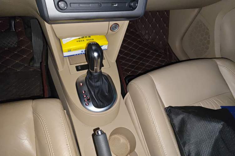 Used Volkswagen Touran 2013 1.4T DSG Comfort Edition 5-Seater Gear Lever