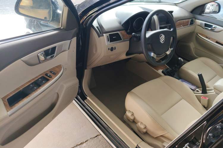 Used Buick Excelle 2015 1.5L Manual Classic Trim
