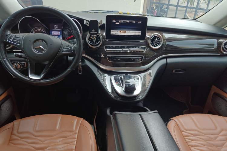 Used Mercedes-Benz V-Class 2018 V 260 Avantgarde Edition China VI
