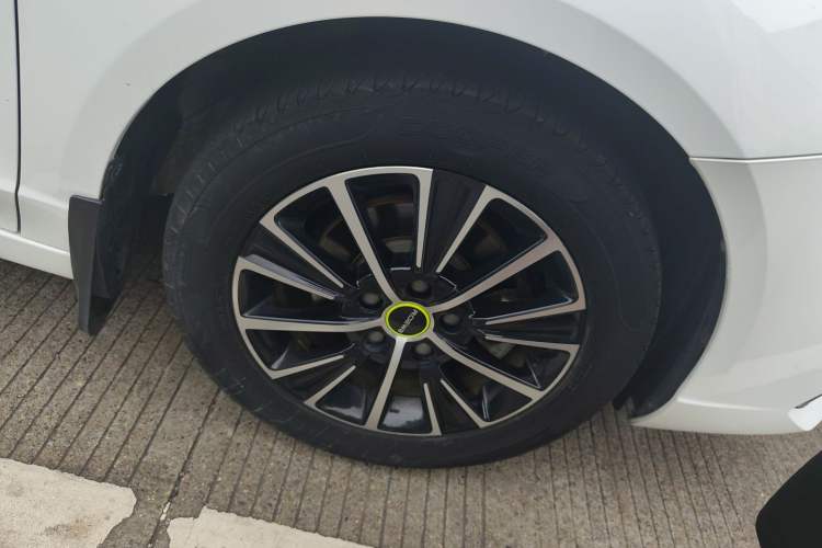 Used Roewe i5 2021 1.5L CVT Starry Edition Right Front Wheel Hub