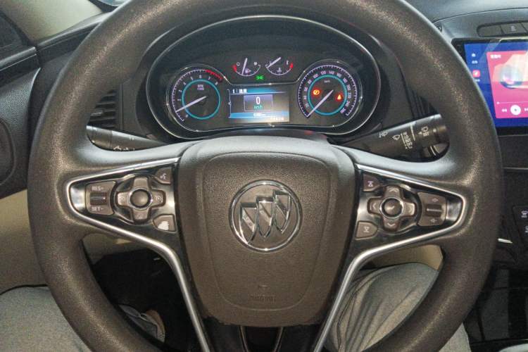 Used Buick Regal 2015 2.0L Elite Fashion Edition Steering Wheel