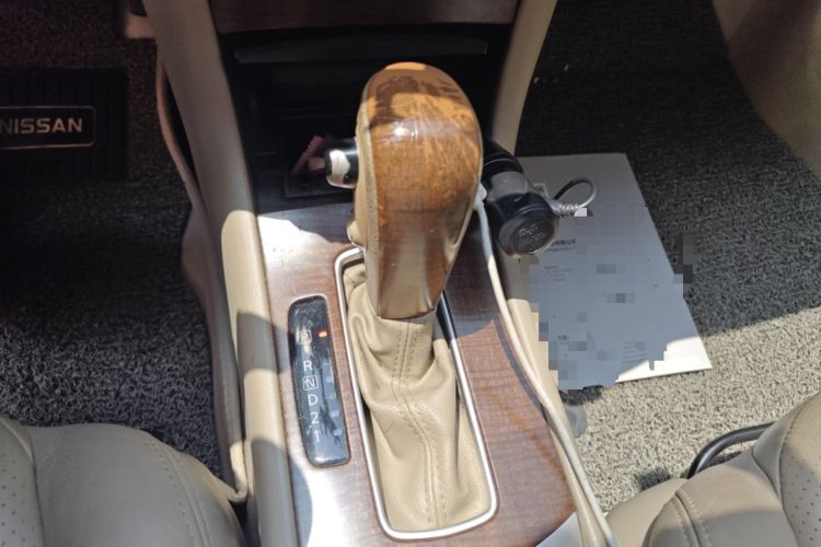 Used Nissan Sylphy 2009 1.6XL Automatic Luxury Sunroof Edition Gear Lever