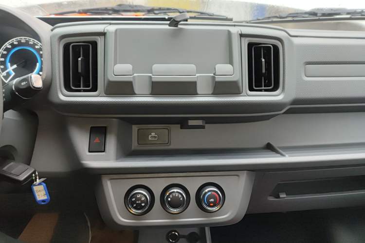 Used Karry Jiangtun E5 2024 230 km Standard Version
