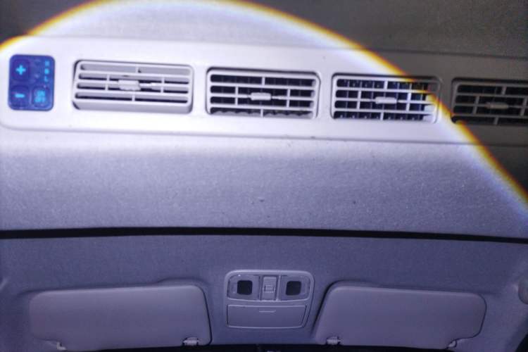 Used Dongfeng Fengon 380 2022 1.5L Comfort-Class Passenger Vehicle (Steel Spring) with 7 Seats