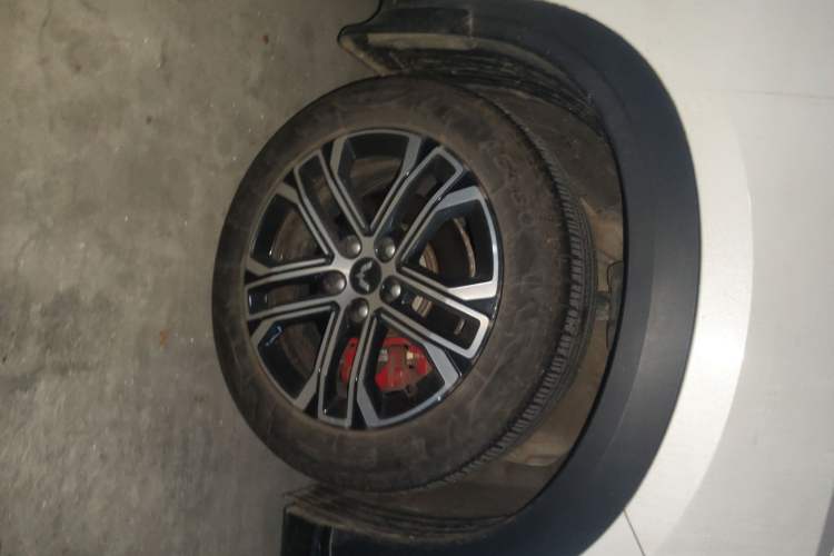 Used Wuling Alvez 2022 1.5T CVT Trendy & Cool Edition