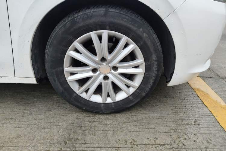 Used Peugeot 301 2016 1.6L Manual Comfort Edition Right Front Wheel Hub