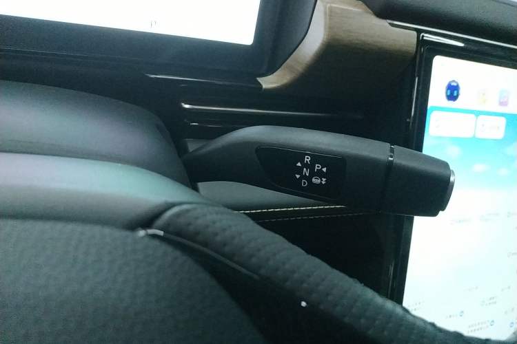 Used XPeng P5 2022 550E Gear Lever