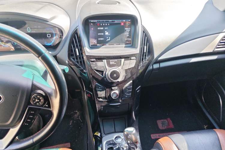 Used BYD Qin New Energy 2015 1.5T Dual-Crown Flagship Plus Edition Audio And AC Panel