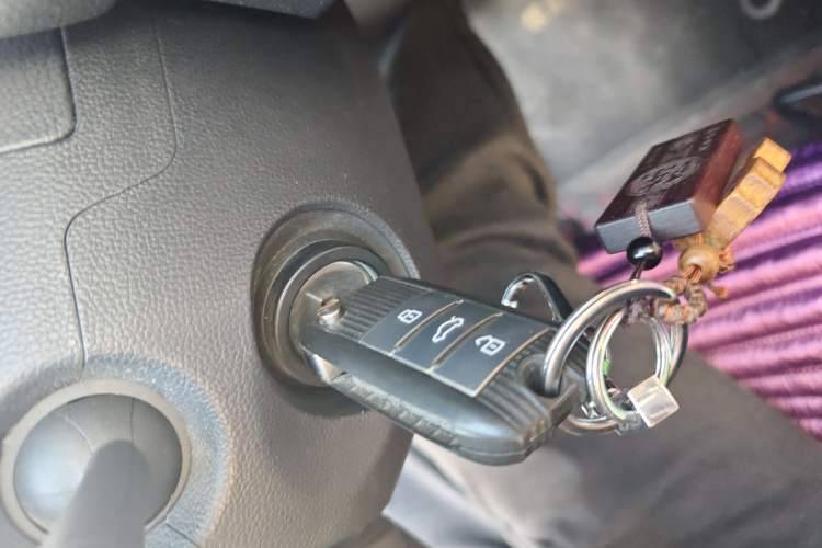 Used Roewe RX5 2016 Revised Version 20T Two-Wheel Drive Manual Transmission Luxury Edition
