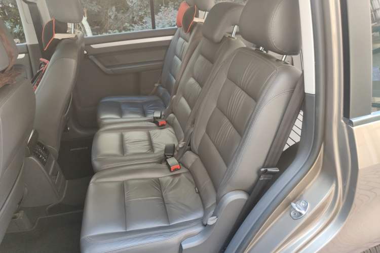 Used Volkswagen Touran 2015 1.4T DSG Comfort Edition 5 Seats Left Rear Seat