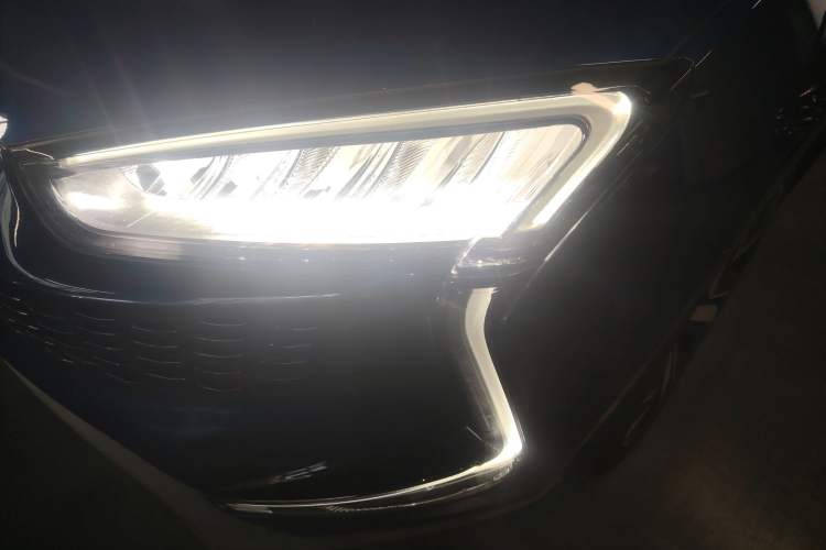 Used SERES SF5 2021 Huawei Smart Selection Four-Wheel Drive Edition Left Front Headlight