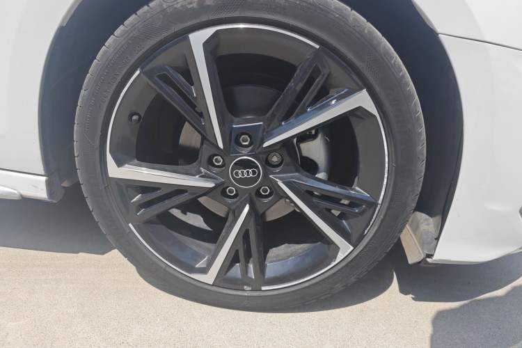 Used Audi A3 2022 Sportback 35 TFSI Fashionable Sports Model Right Front Wheel Hub