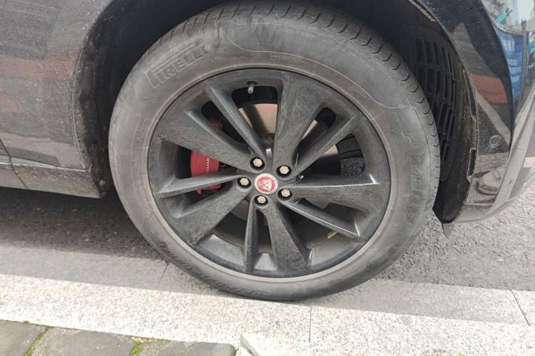 Used Jaguar F-PACE 2022 P250 R-Dynamic BLACK
