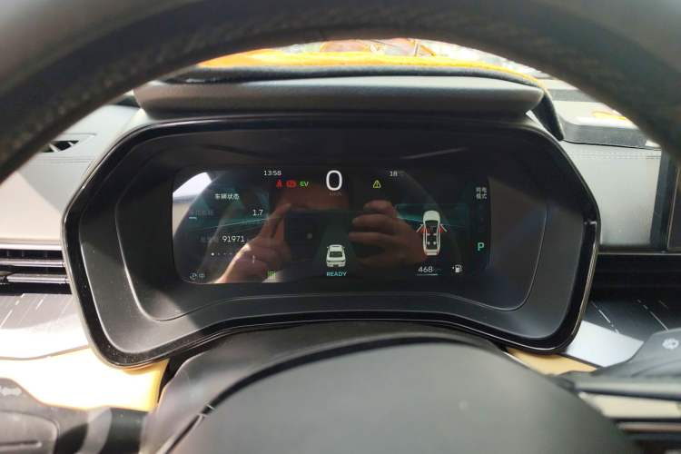 Used Geely Auto Emgrand L HiP 2024 Champion Edition 1.5TD-DHT Pro 100KM Excellence Model
