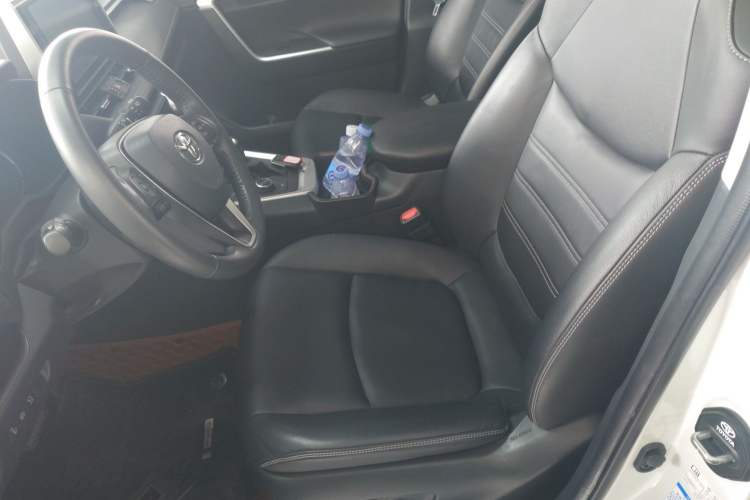 Used Toyota RAV4 2020 Dual-Engine 2.5L E-CVT 4x4 Elite PLUS Edition Left Front Seat