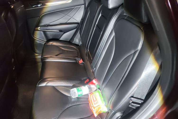 Used Lincoln MKC 2017 2.0T Two-Wheel Drive Deluxe Edition Left Rear Seat