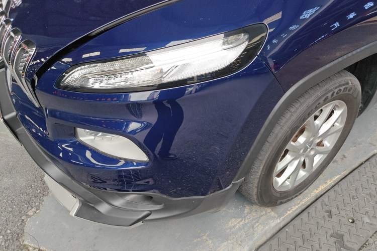 Used Jeep Cherokee 2017 2.4L Leading Smart Edition
