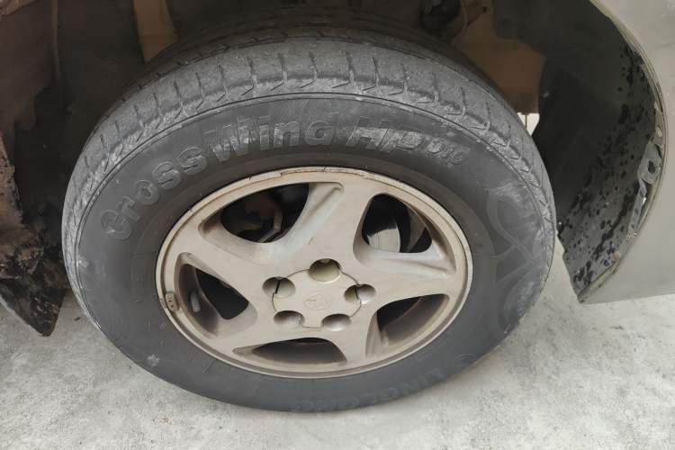 Used FORTHING Lingzhi 2013 M3 1.6L 7-Seater Luxury Model
