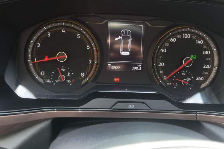 Used Volkswagen Tharu 2019 280TSI Two-Wheel Drive Luxury Version China VI Standard Odometer Close Up