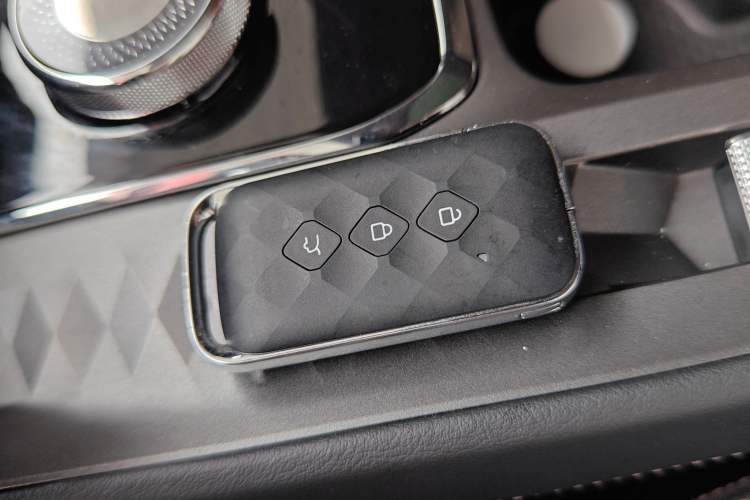 Used Wuling Xingyun 2023 2.0L DHT Flagship Edition
