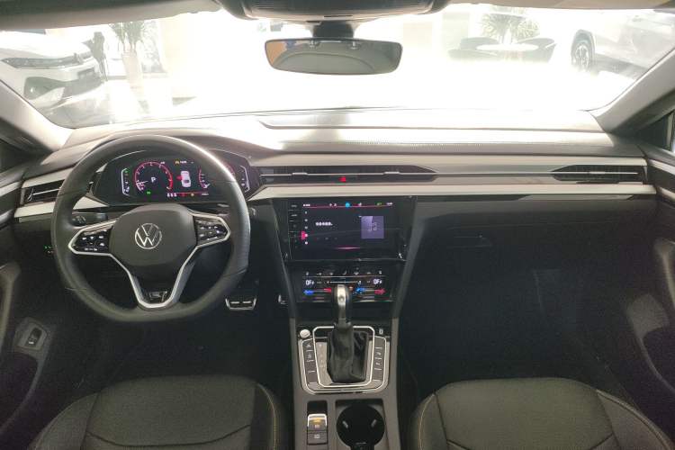 Used Volkswagen FAW-Volkswagen CC 2024 380TSI Striking Edition Center Console