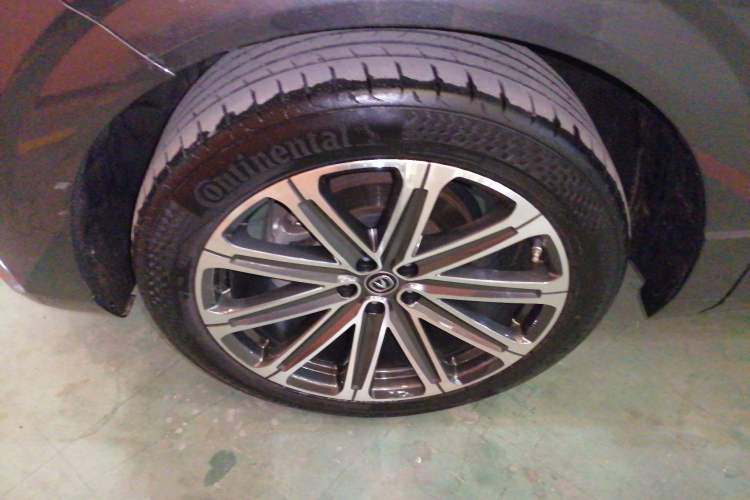 Used CHANGAN UNI-K 2021 2.0T Prestige Edition Left Front Wheel Hub