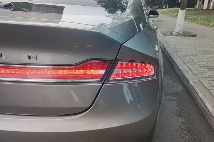 Used Lincoln MKZ 2018 2.0T Luxury Edition
